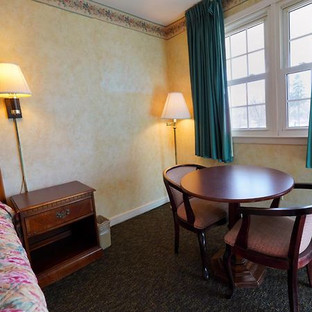 Pilgrim Inn Lee Kültér fotó